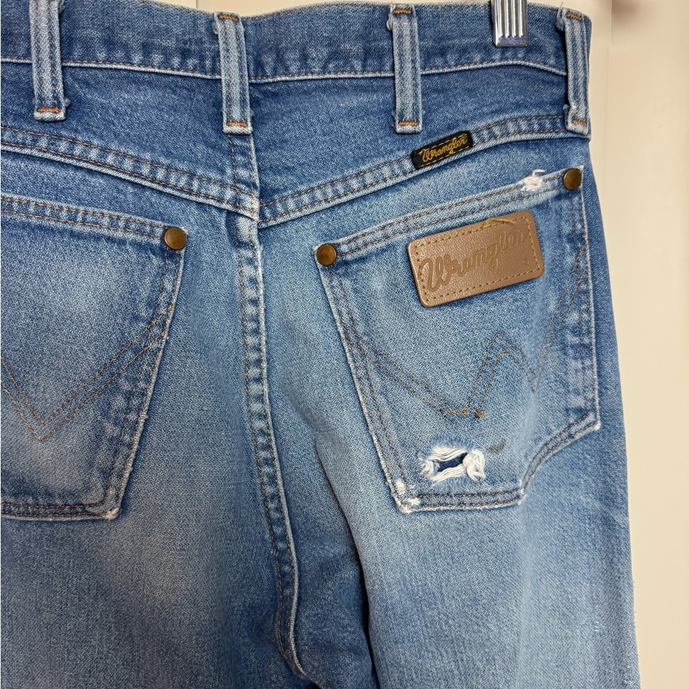 Wrangler Women’s Light Wash Jeans Size 28 - Picture 4 of 4